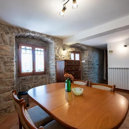 Mima, Kuca Za Odmor Jurdani