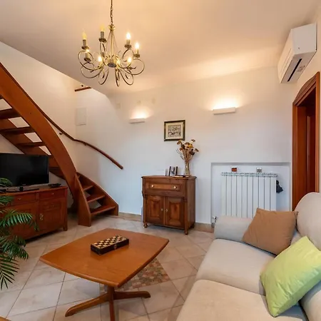 Mima, Kuca Za Odmor * Jurdani