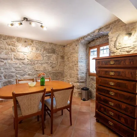 Mima, Kuca Za Odmor * Jurdani