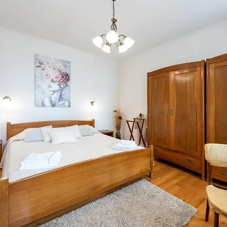 Mima, Kuca Za Odmor *