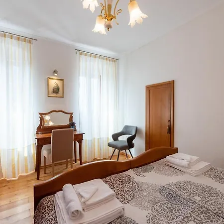 Mima, Kuca Za Odmor Jurdani