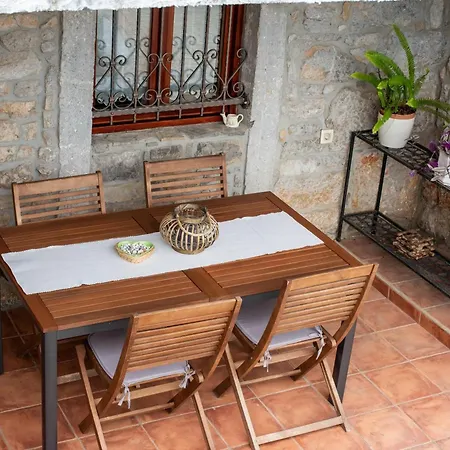 Mima, Kuca Za Odmor Jurdani