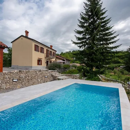 Mima, Kuca Za Odmor Jurdani