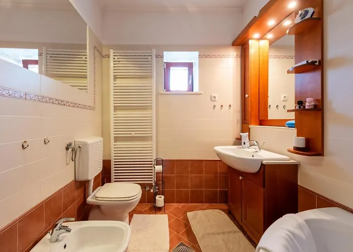 Mima, Kuca Za Odmor Jurdani